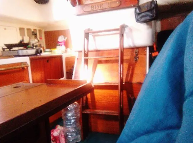 Swan Botel *