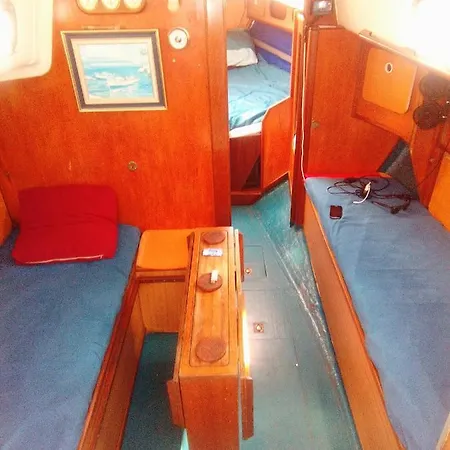 Bateau-hôtel Swan
